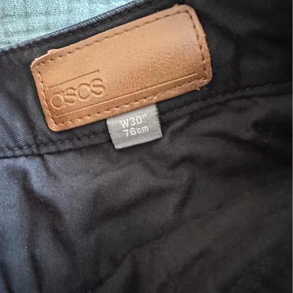 TWO PAIRS OF SHORTS, 30 WAIST - Picture 3 of 5